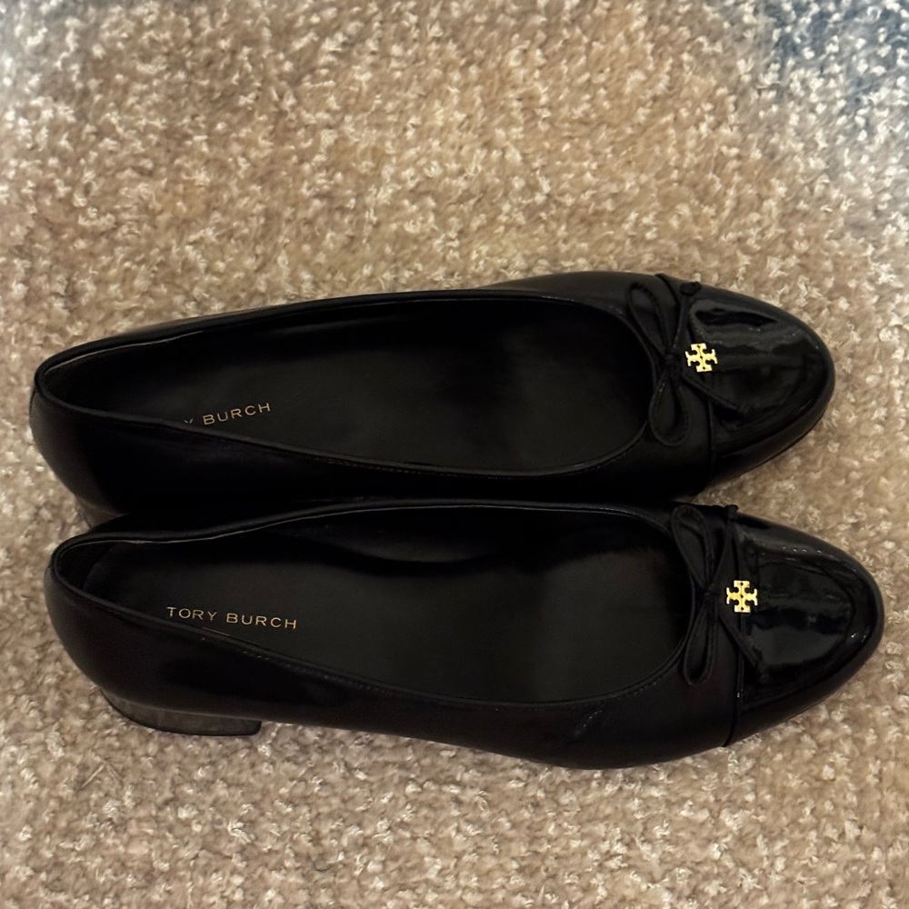 NEW Tory Burch Cap Toe Pumps - Picture 6 of 9